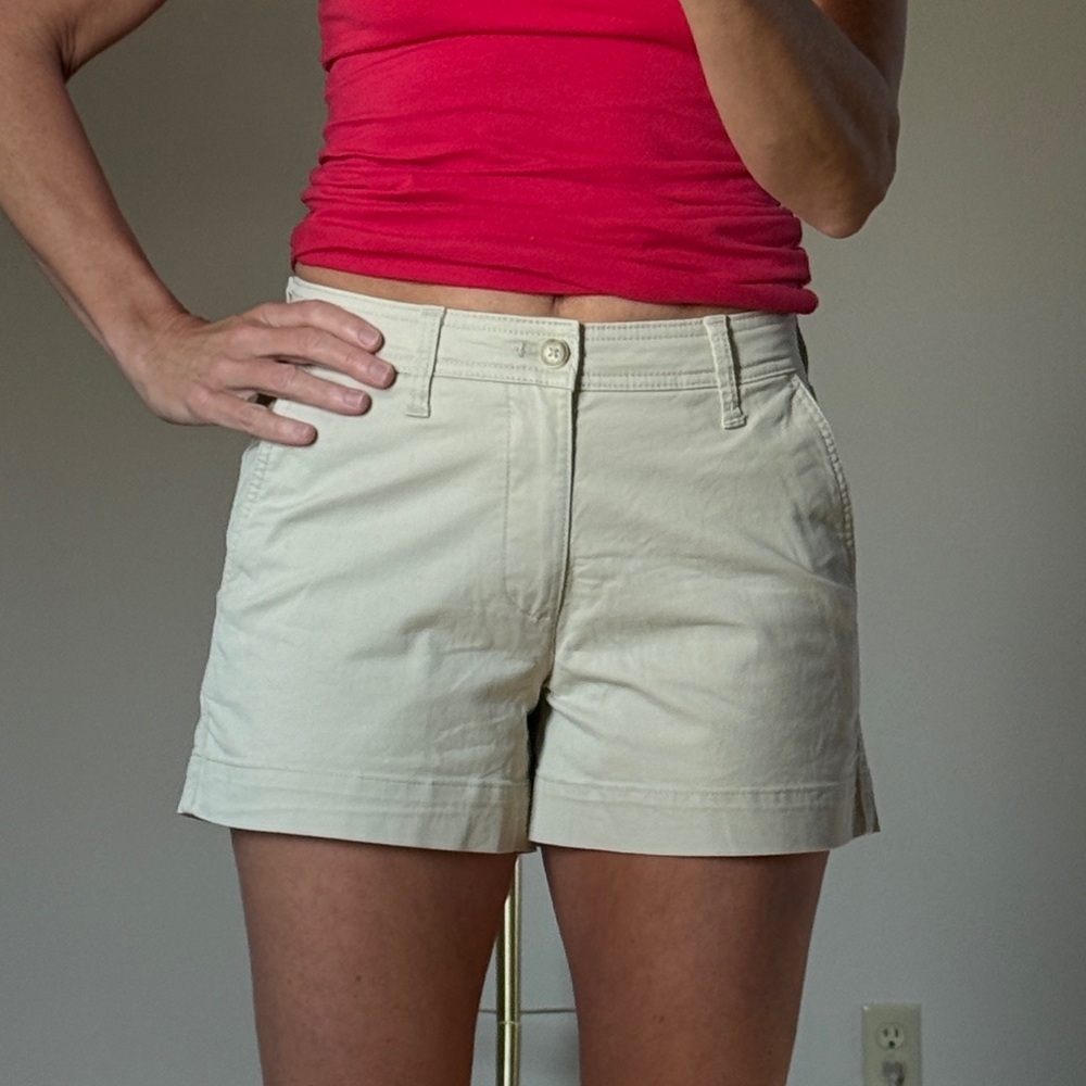 New with tags- Banana Republic Cream Chino Bermuda Shorts